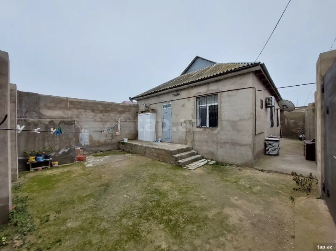 Satılır 3 otaqlı həyət evi