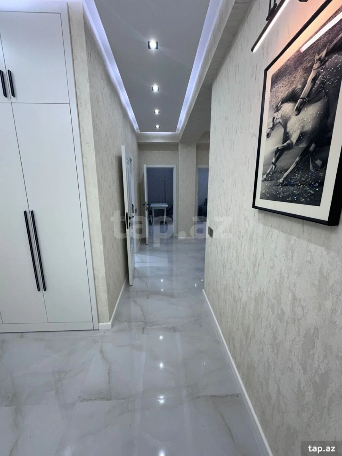 Kirayə verilir 2 otaqlı yeni tikili 76 m²