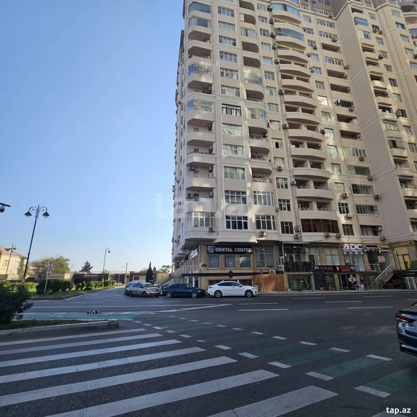 Kirayə verilir 3 otaqlı yeni tikili 150 m²