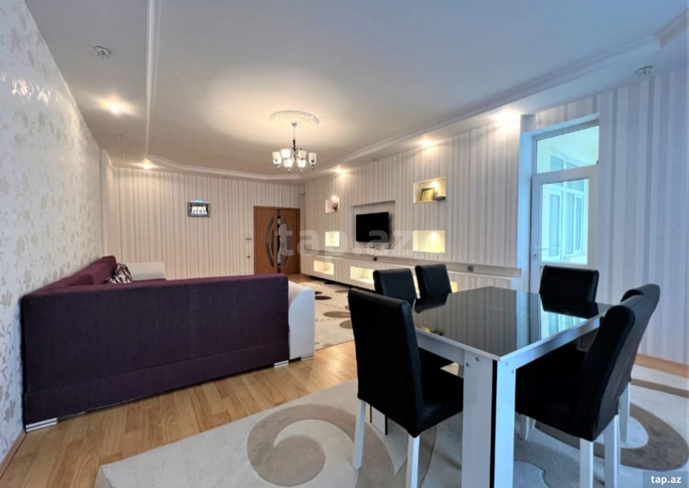 Kirayə verilir 3 otaqlı yeni tikili 150 m²