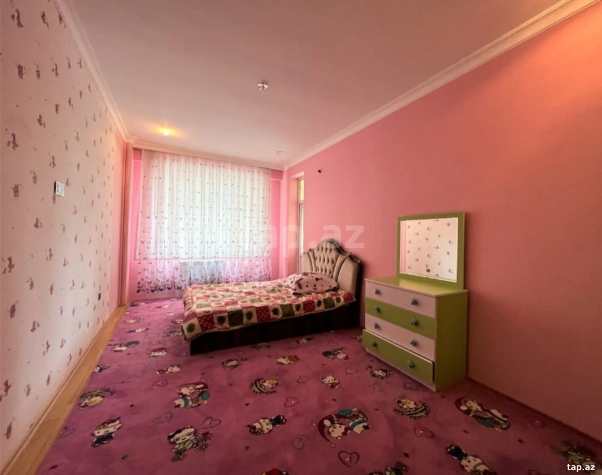 Kirayə verilir 3 otaqlı yeni tikili 150 m²