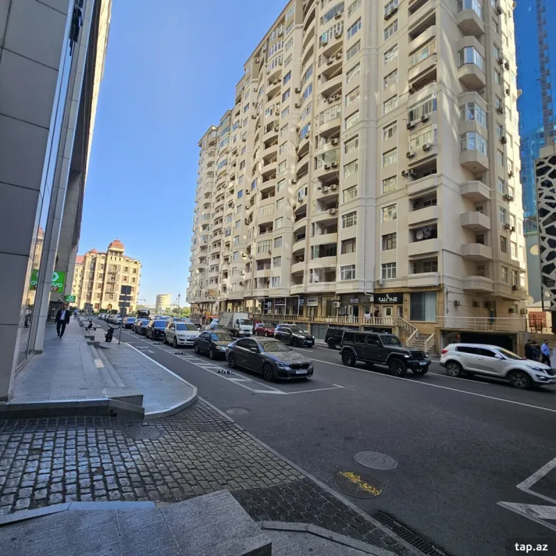 Kirayə verilir 3 otaqlı yeni tikili 150 m²