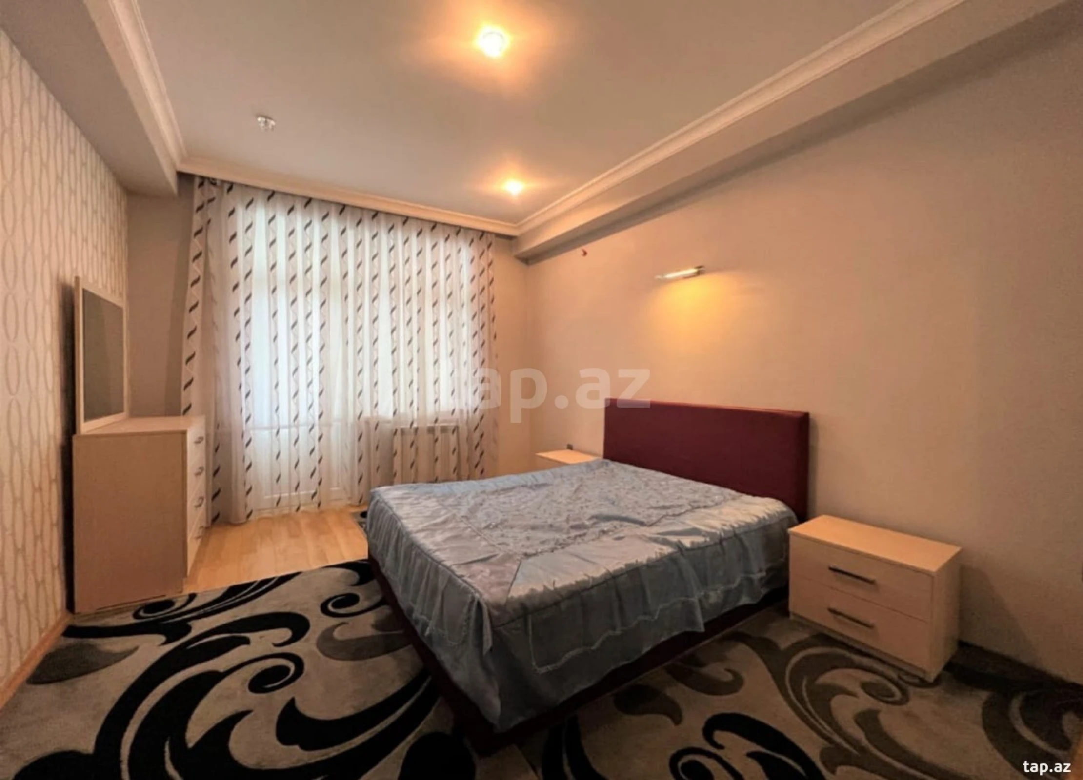 Kirayə verilir 3 otaqlı yeni tikili 150 m²