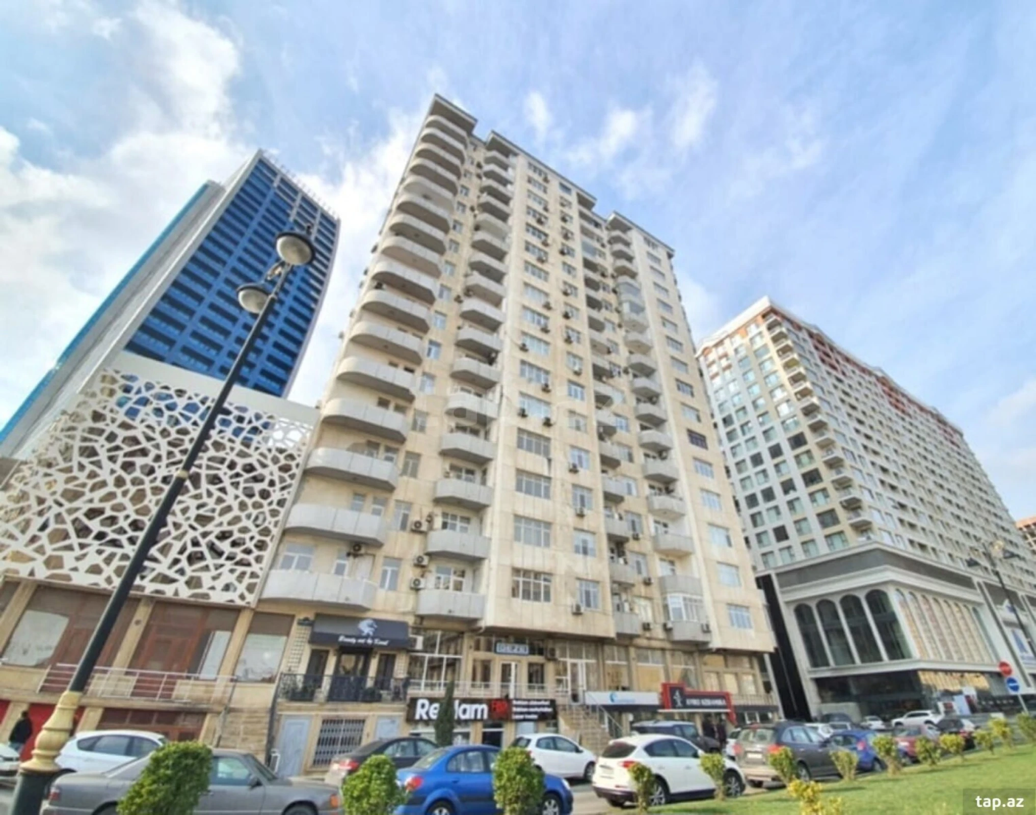 Kirayə verilir 3 otaqlı yeni tikili 150 m²