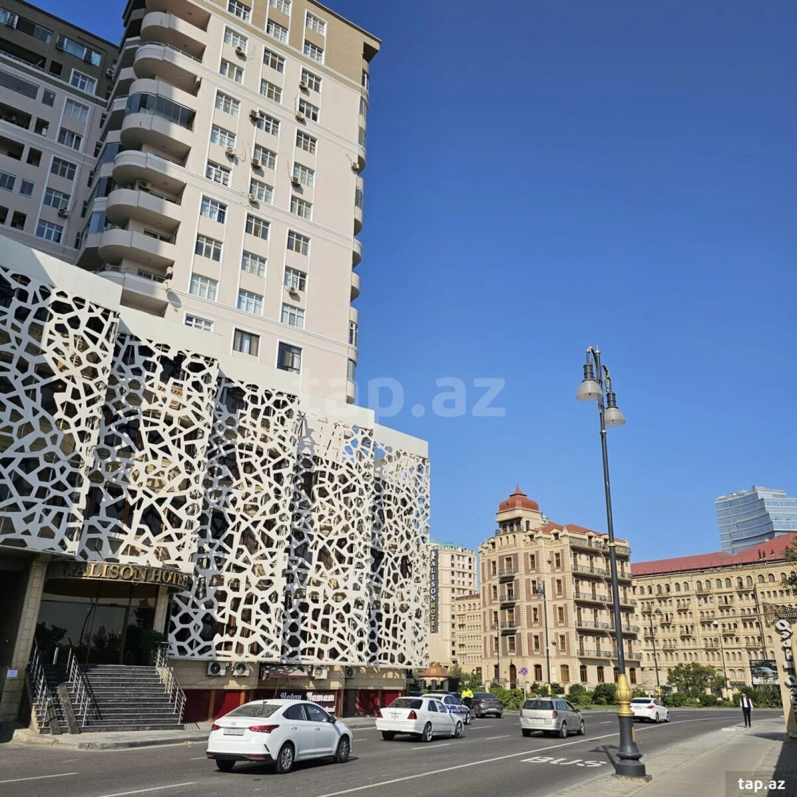 Kirayə verilir 3 otaqlı yeni tikili 150 m²