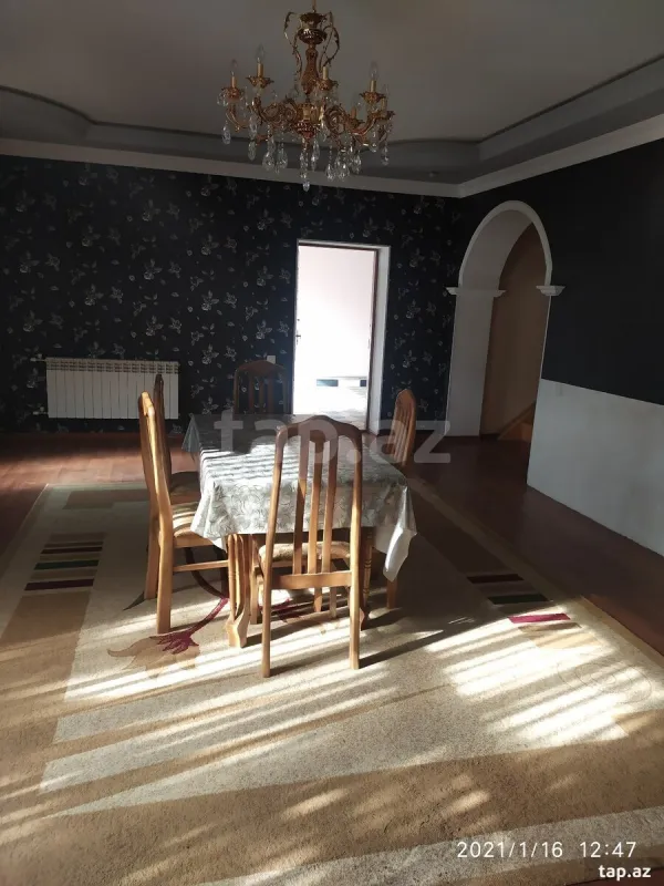 Satılır 4 otaqlı həyət evi