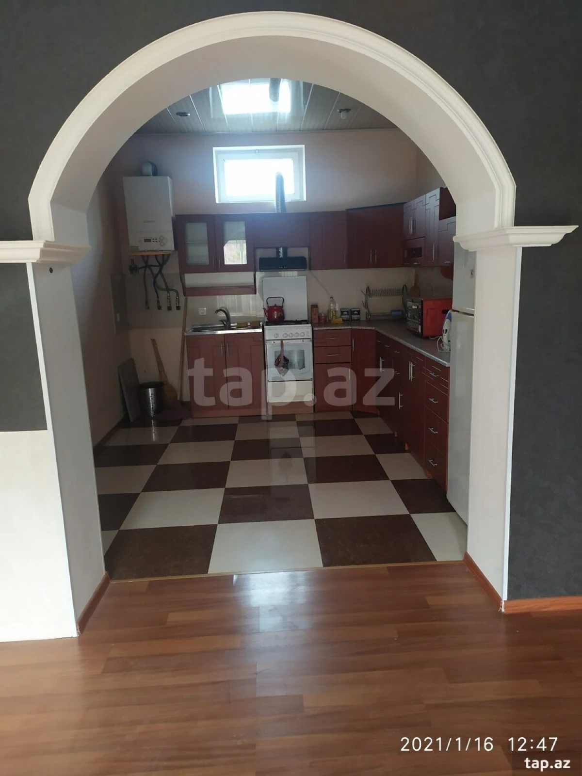 Satılır 4 otaqlı həyət evi