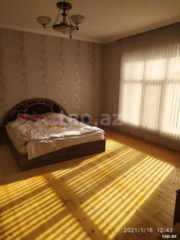 Satılır 4 otaqlı həyət evi