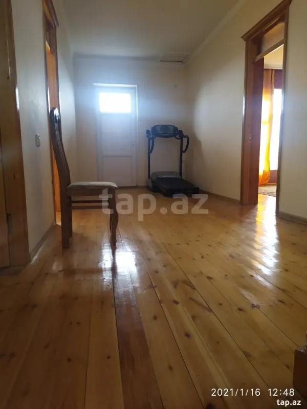 Satılır 4 otaqlı həyət evi