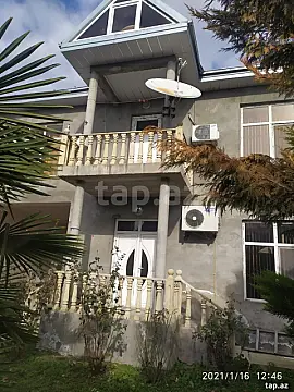 Satılır 4 otaqlı həyət evi — Şəki 4 otaq
