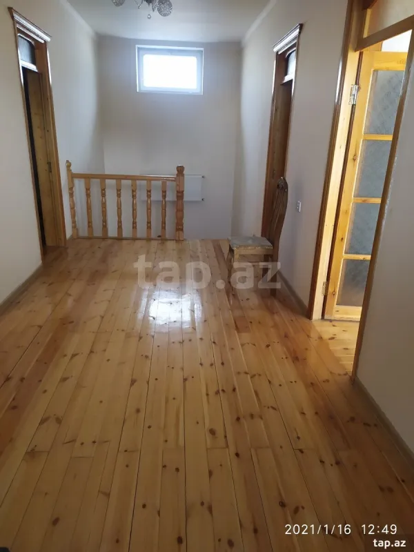 Satılır 4 otaqlı həyət evi