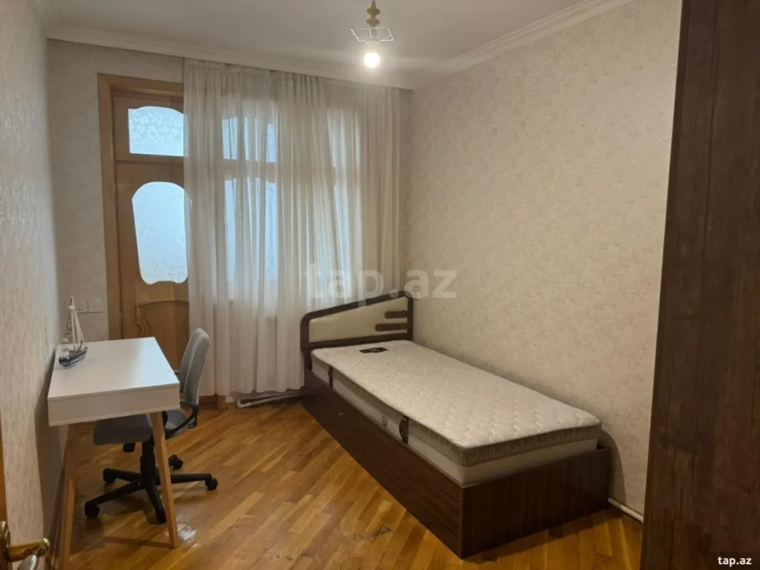 Satılır 4 otaqlı mənzil 90 m²