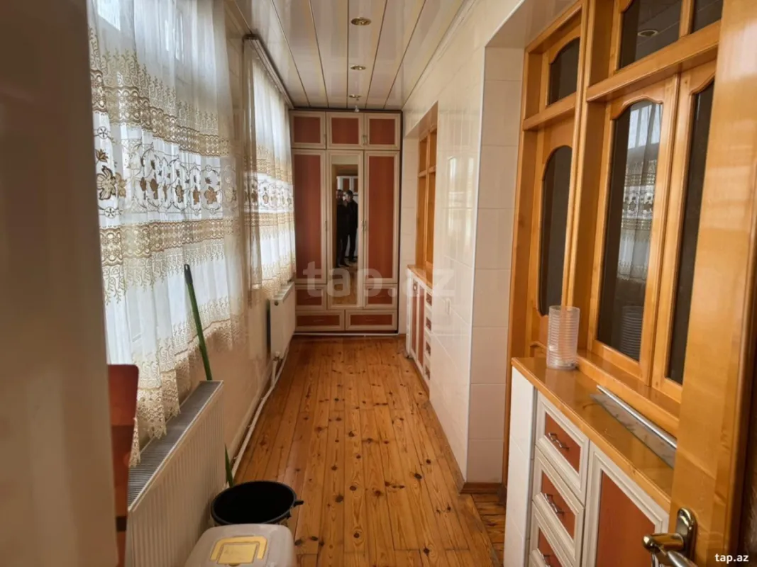 Satılır 4 otaqlı mənzil 90 m²