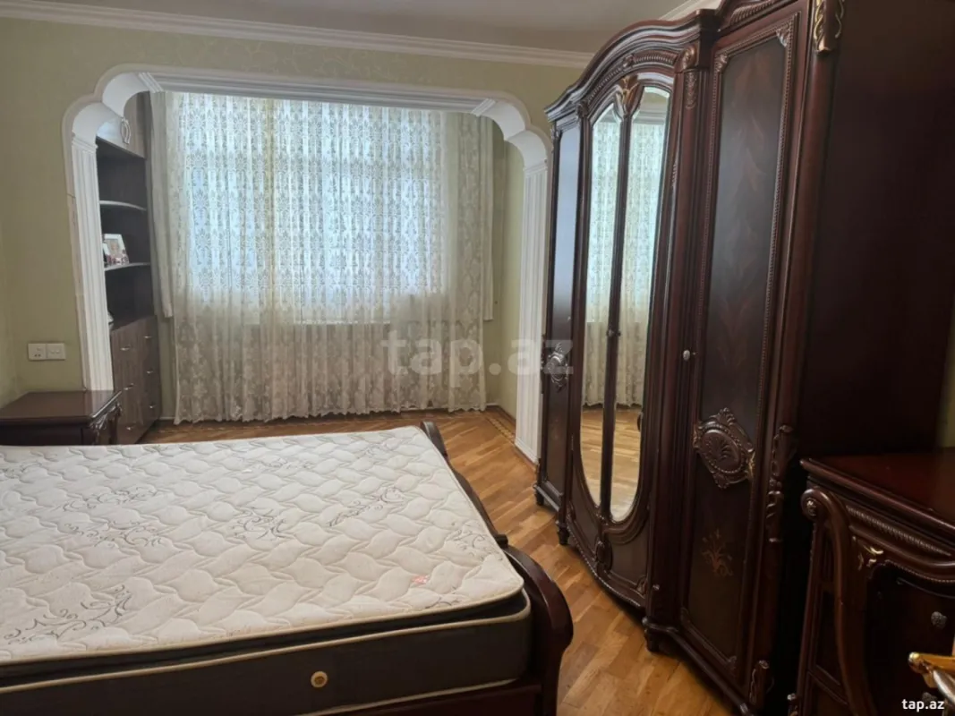 Satılır 4 otaqlı mənzil 90 m²