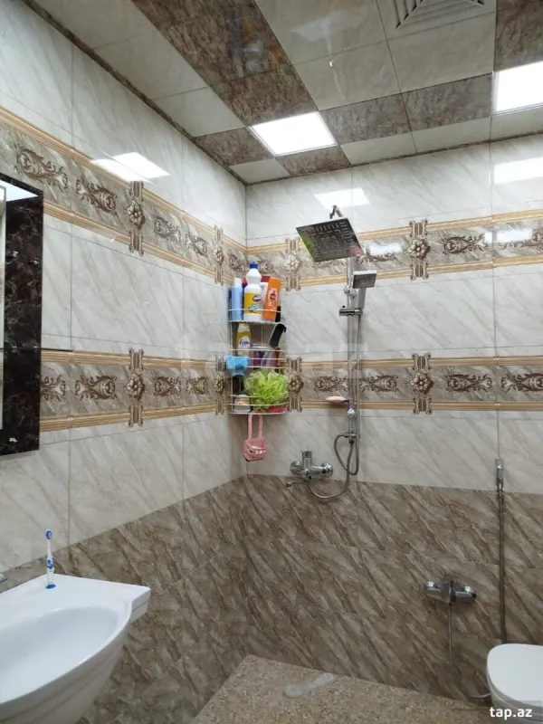 Satılır 3 otaqlı yeni tikili 110 m²