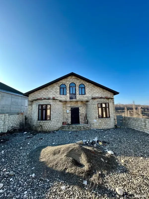 Satılır 3 otaqlı həyət evi 150 m²