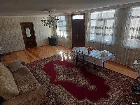 Satılır 4 otaqlı həyət evi