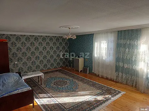 Satılır 4 otaqlı həyət evi