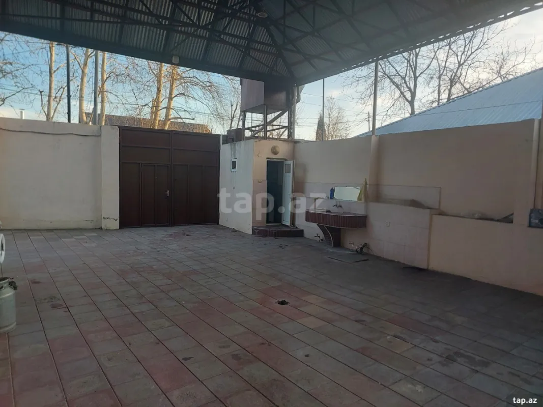 Satılır 4 otaqlı həyət evi