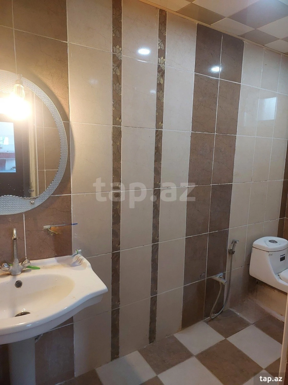 Satılır 4 otaqlı həyət evi