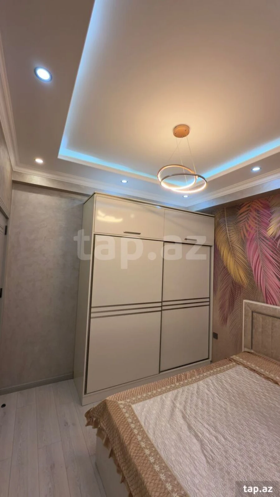 Satılır 3 otaqlı yeni tikili 132 m²