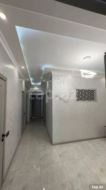 Satılır 3 otaqlı yeni tikili 132 m²
