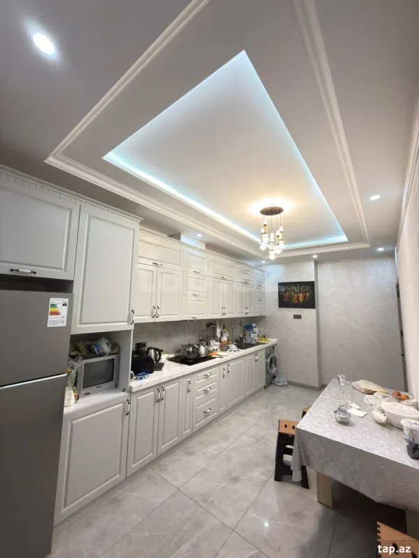 Satılır 3 otaqlı yeni tikili 132 m²