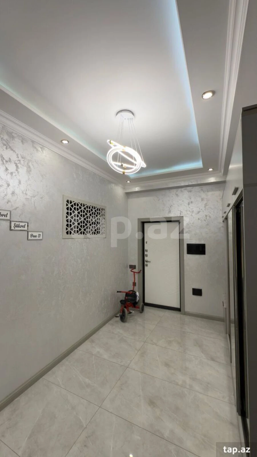 Satılır 3 otaqlı yeni tikili 132 m²