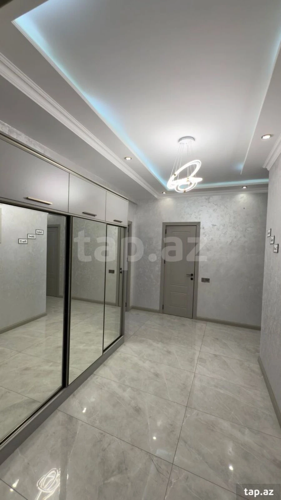 Satılır 3 otaqlı yeni tikili 132 m²