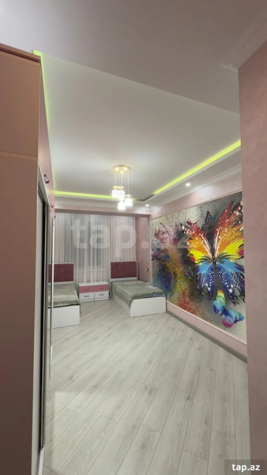 Satılır 3 otaqlı yeni tikili 132 m²