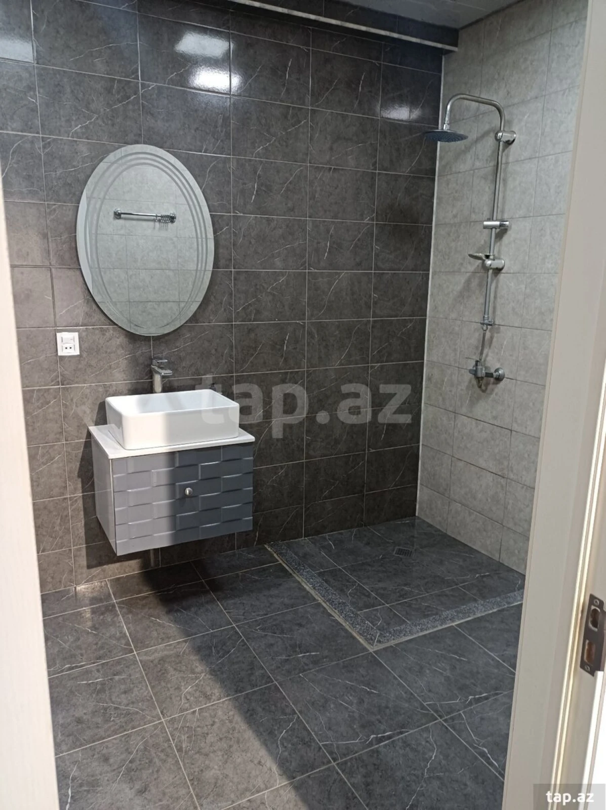 Kirayə verilir 2 otaqlı yeni tikili 60 m²