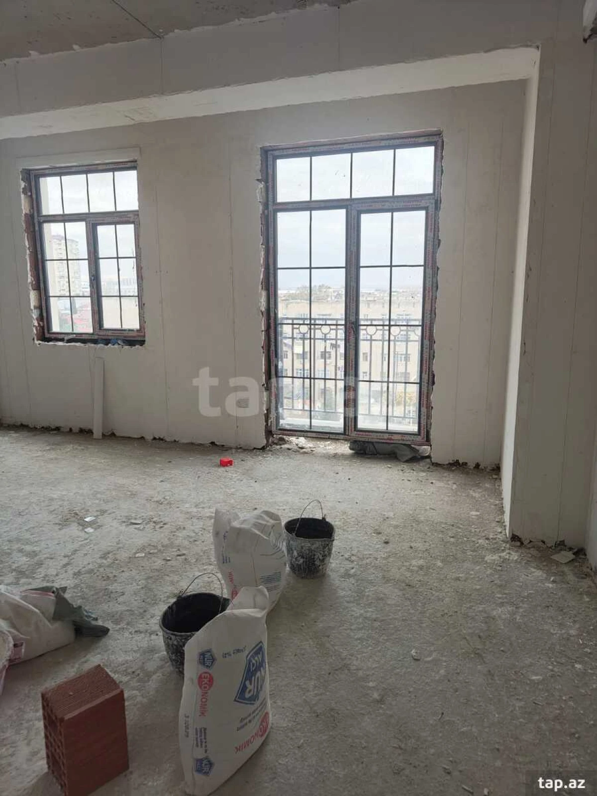 Satılır 4 otaqlı yeni tikili 142.5 m²
