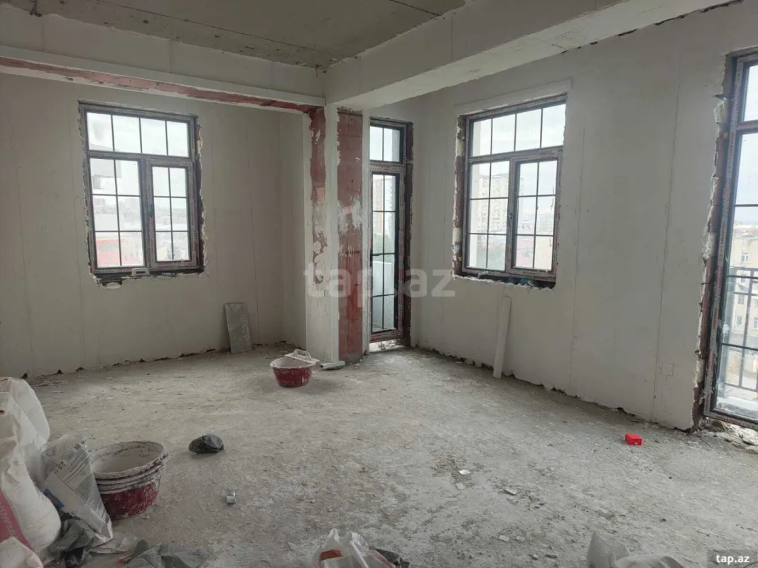 Satılır 4 otaqlı yeni tikili 142.5 m²