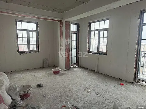 Satılır 4 otaqlı yeni tikili 142.5 m²