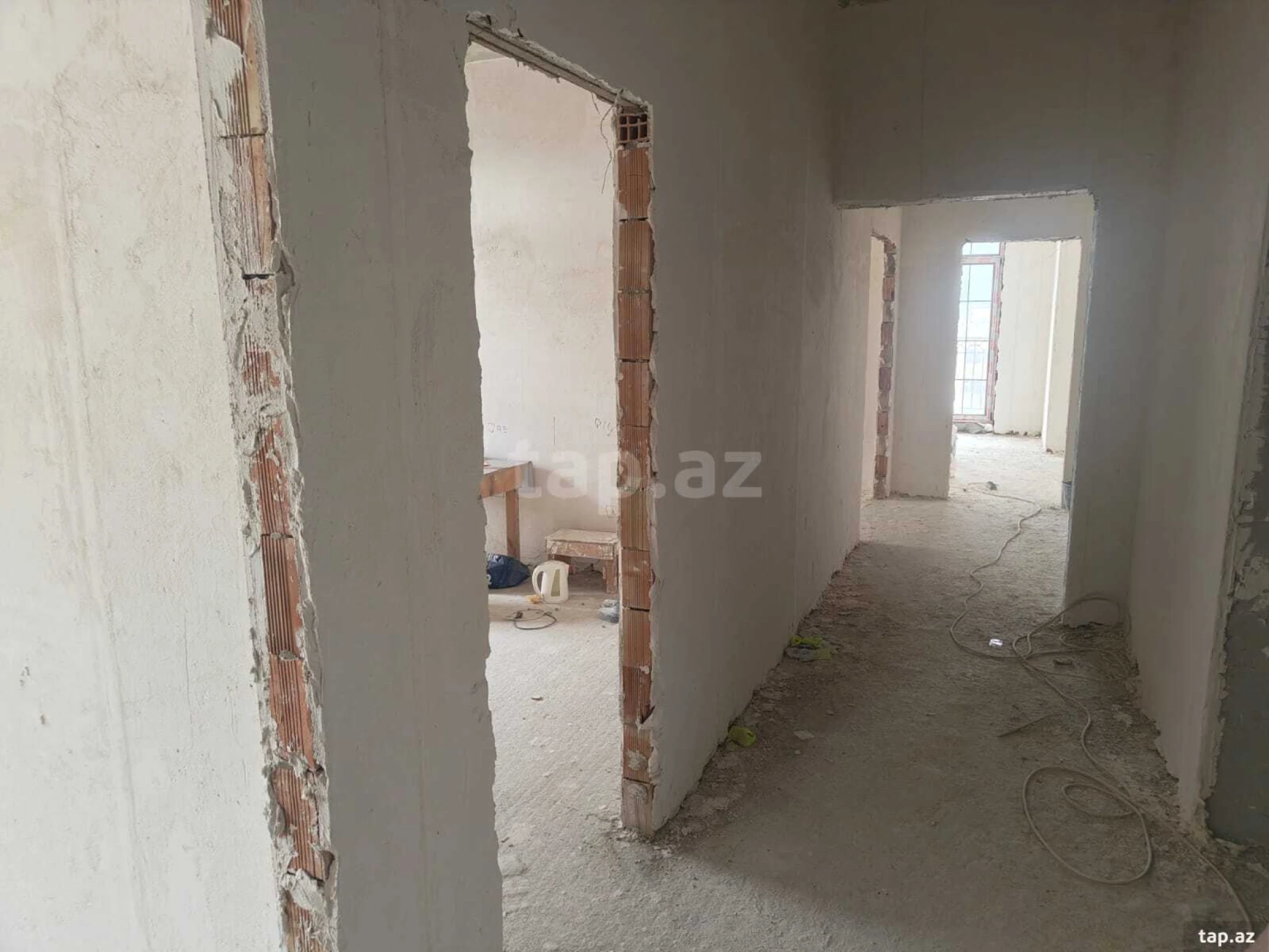 Satılır 4 otaqlı yeni tikili 142.5 m²