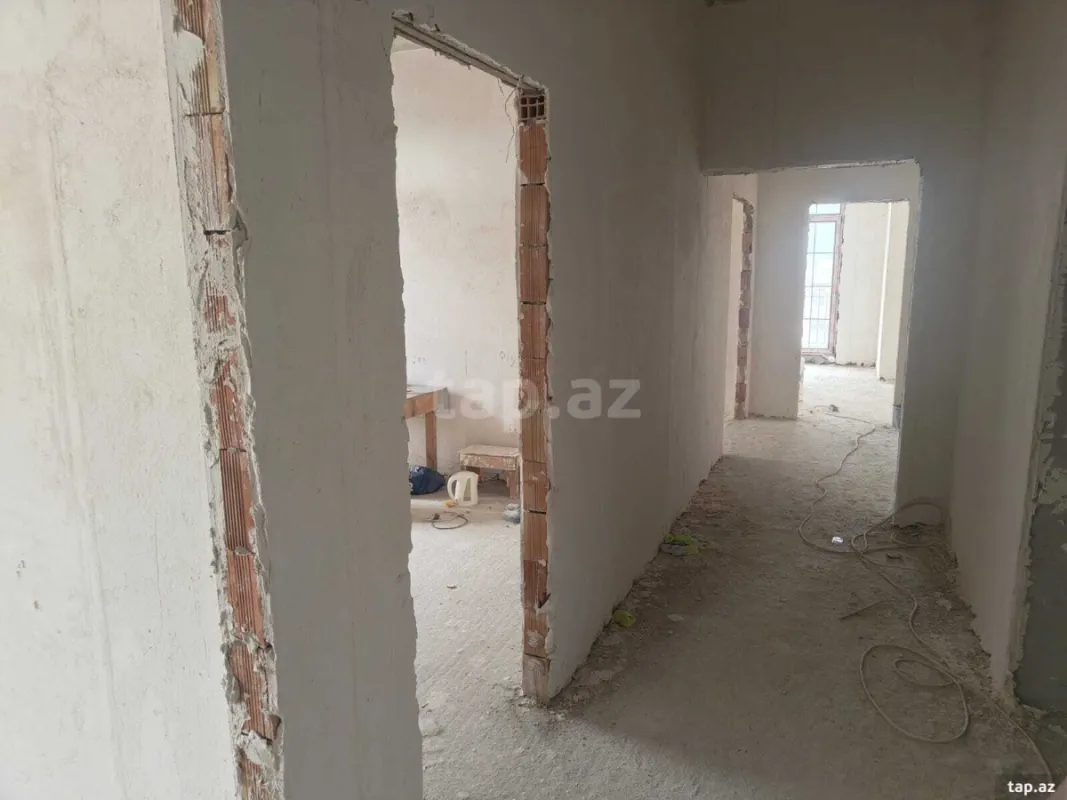 Satılır 4 otaqlı yeni tikili 142.5 m²