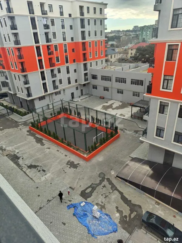 Satılır 4 otaqlı yeni tikili 142.5 m²