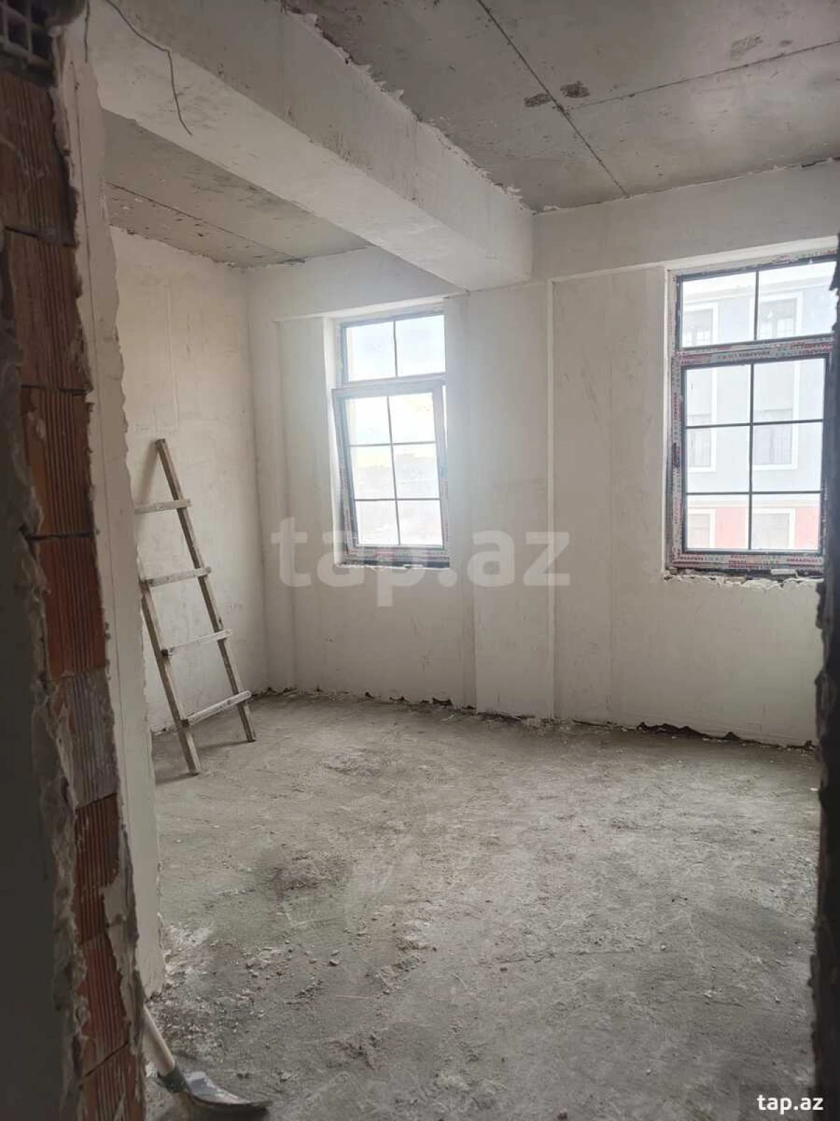 Satılır 4 otaqlı yeni tikili 142.5 m²