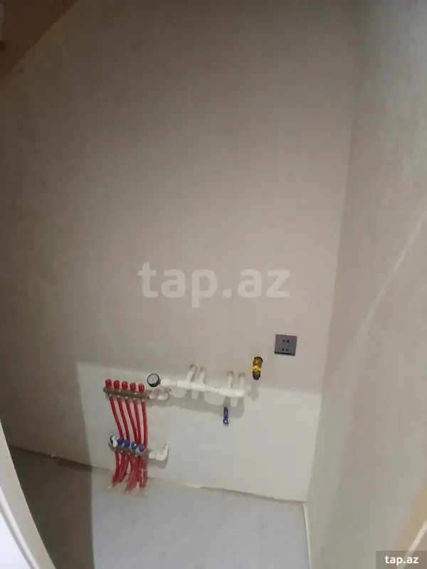 Satılır 5 otaqlı həyət evi 182 m²