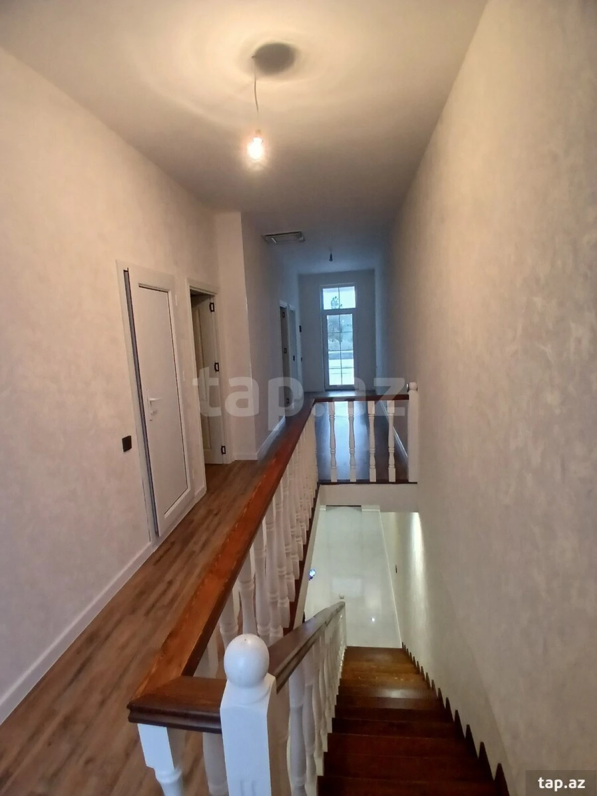 Satılır 5 otaqlı həyət evi 182 m²