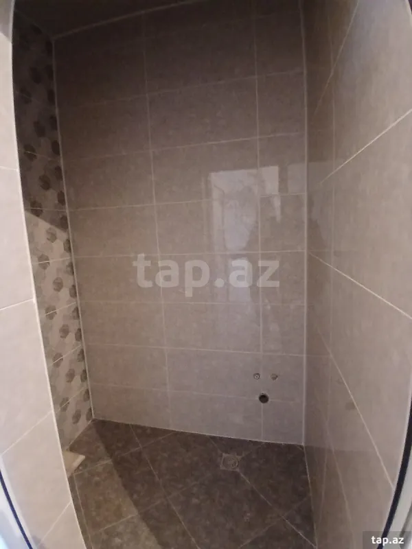 Satılır 5 otaqlı həyət evi 182 m²