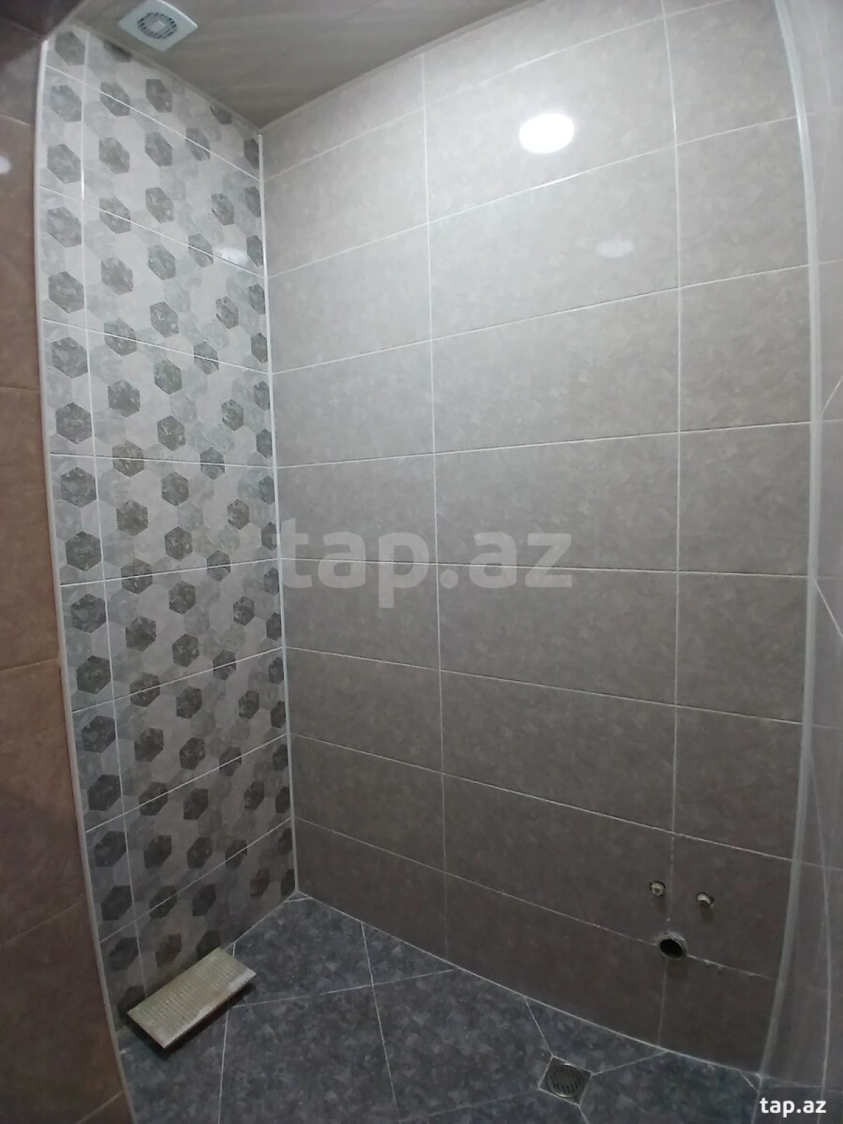 Satılır 5 otaqlı həyət evi 182 m²