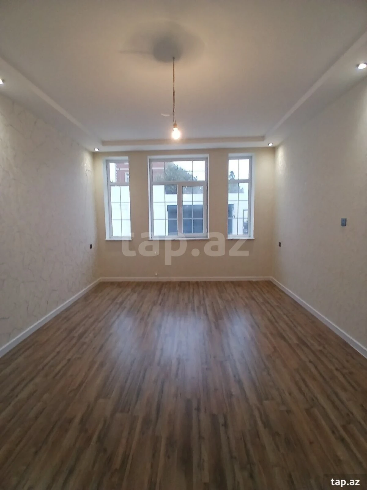 Satılır 5 otaqlı həyət evi 182 m²