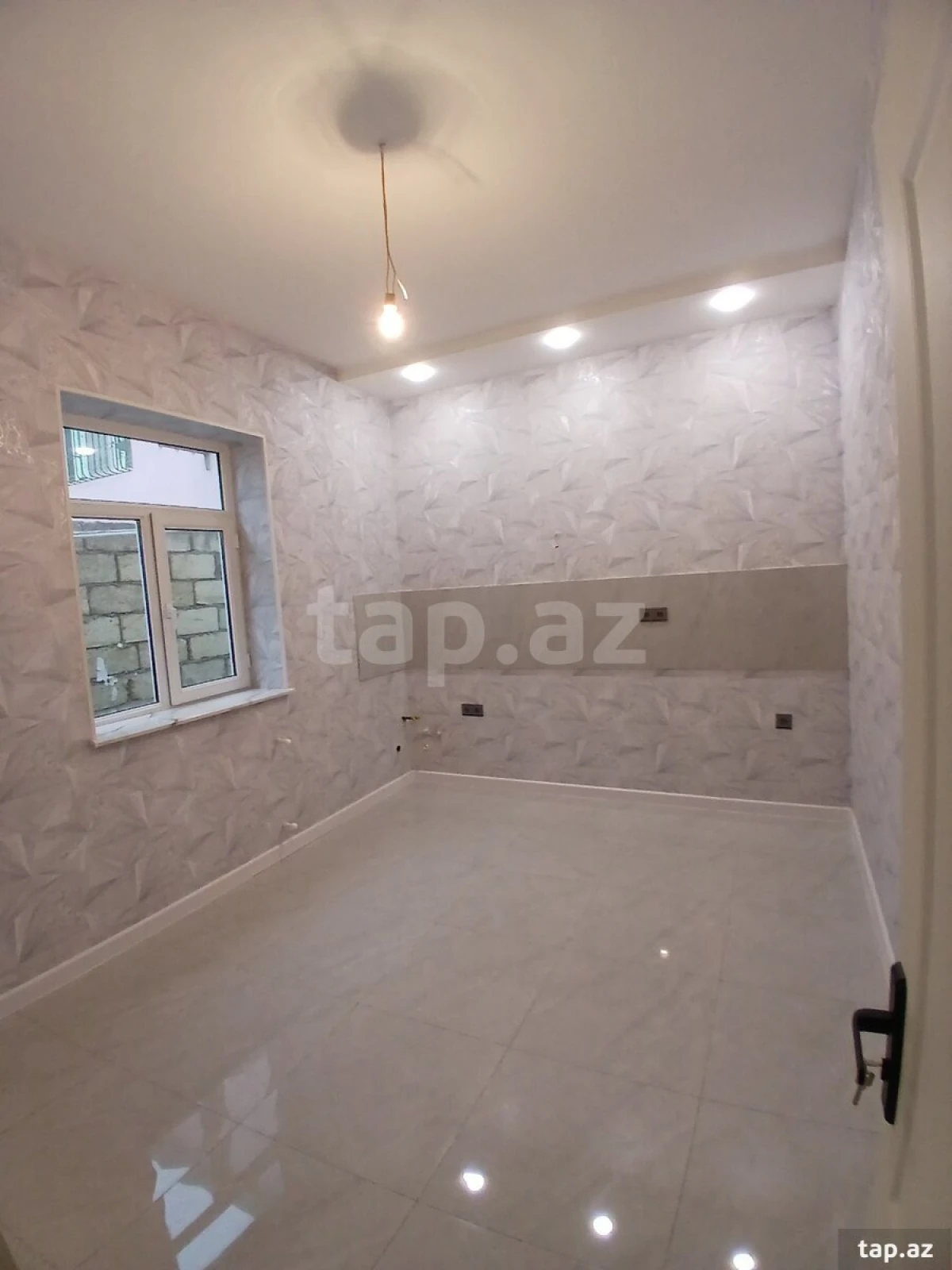 Satılır 5 otaqlı həyət evi 182 m²