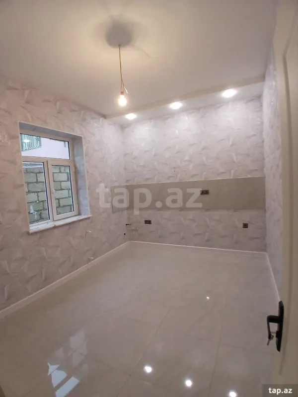 Satılır 5 otaqlı həyət evi 182 m²