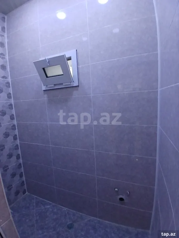 Satılır 5 otaqlı həyət evi 182 m²