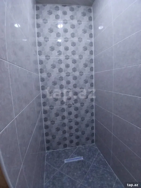 Satılır 5 otaqlı həyət evi 182 m²