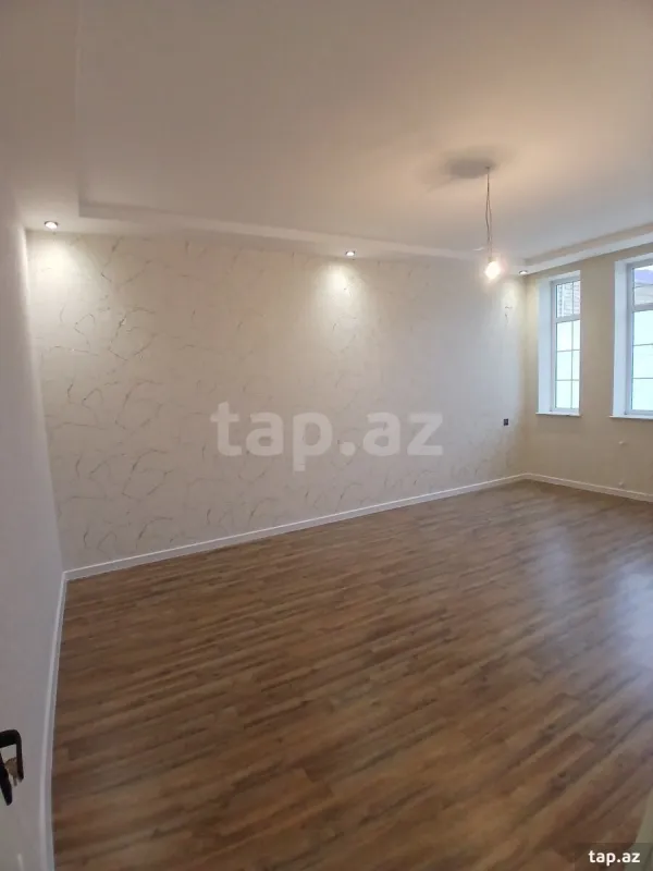 Satılır 5 otaqlı həyət evi 182 m²