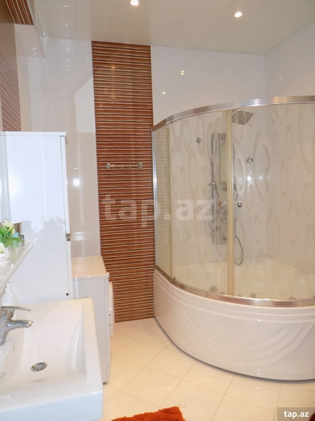 Kirayə verilir 4 otaqlı yeni tikili 200 m²