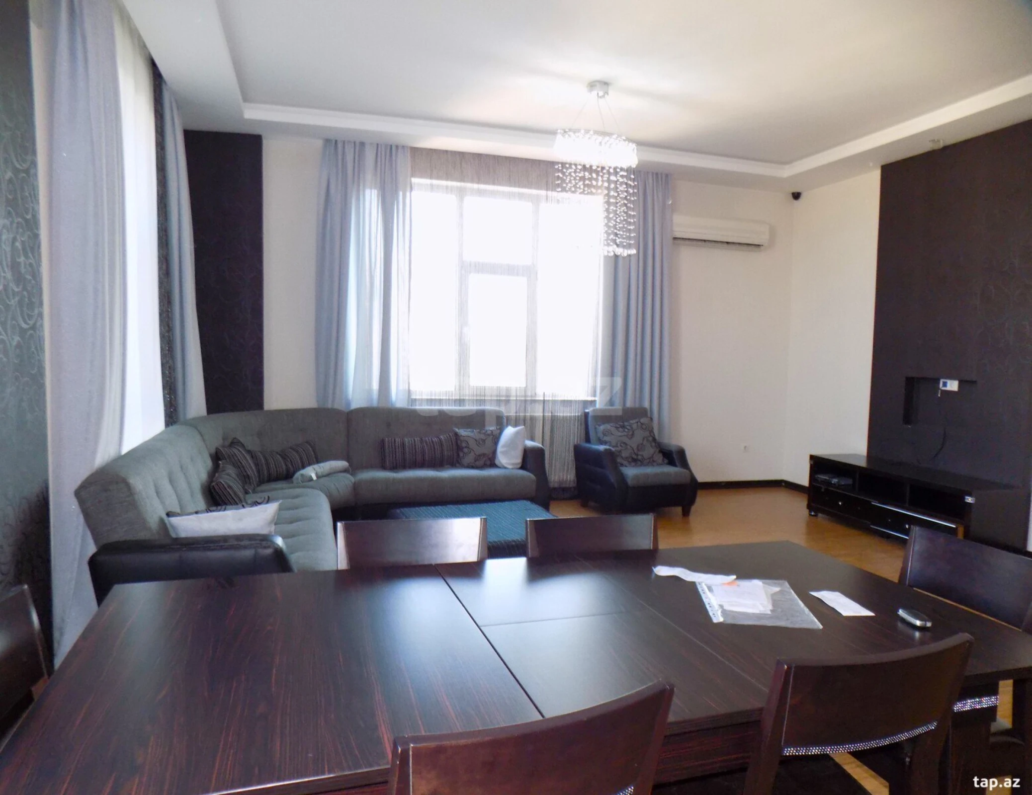 Kirayə verilir 4 otaqlı yeni tikili 200 m²